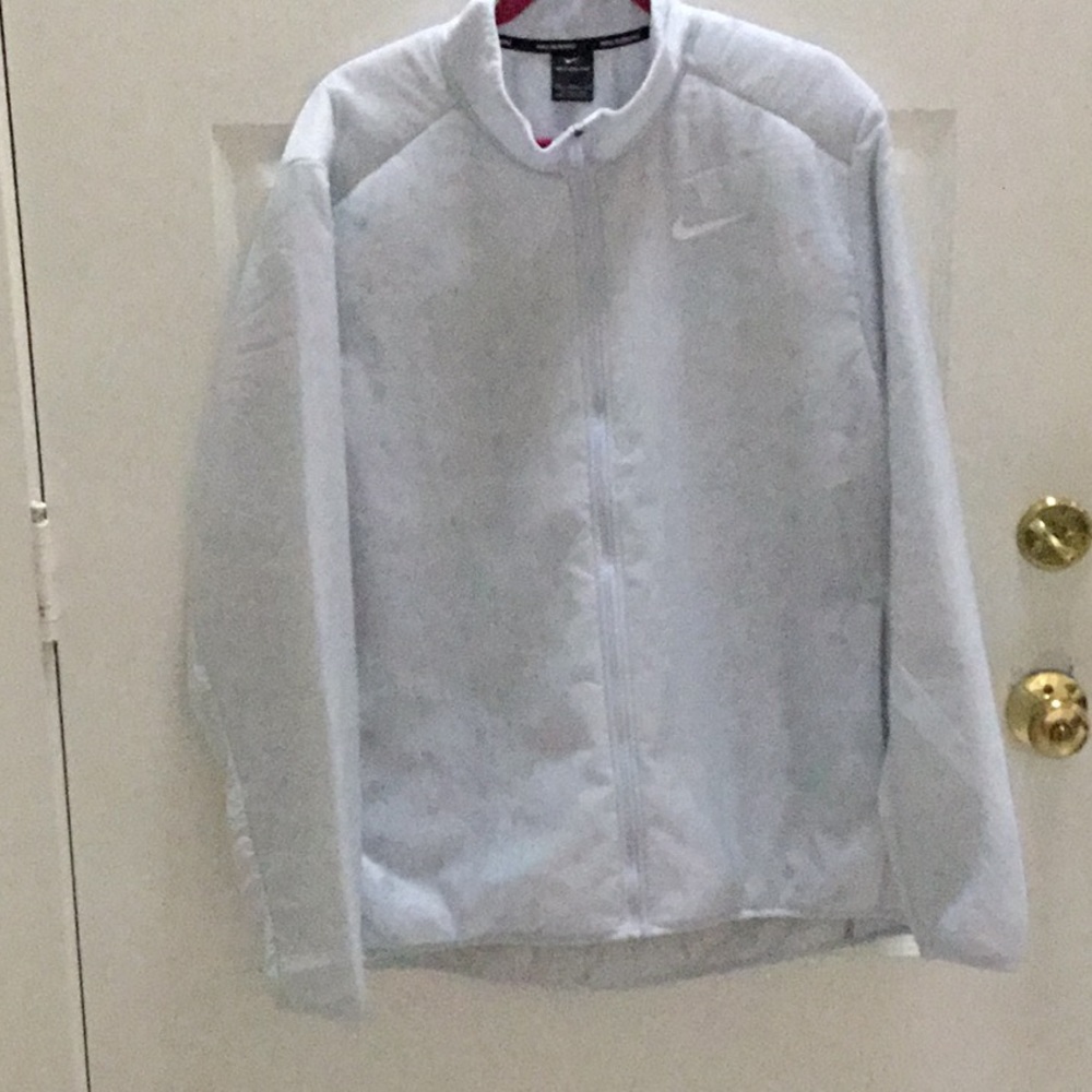 Nike men’s lightweight insulated running under jacket.